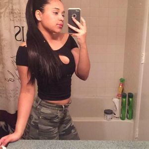 Meet your Posher, Isa